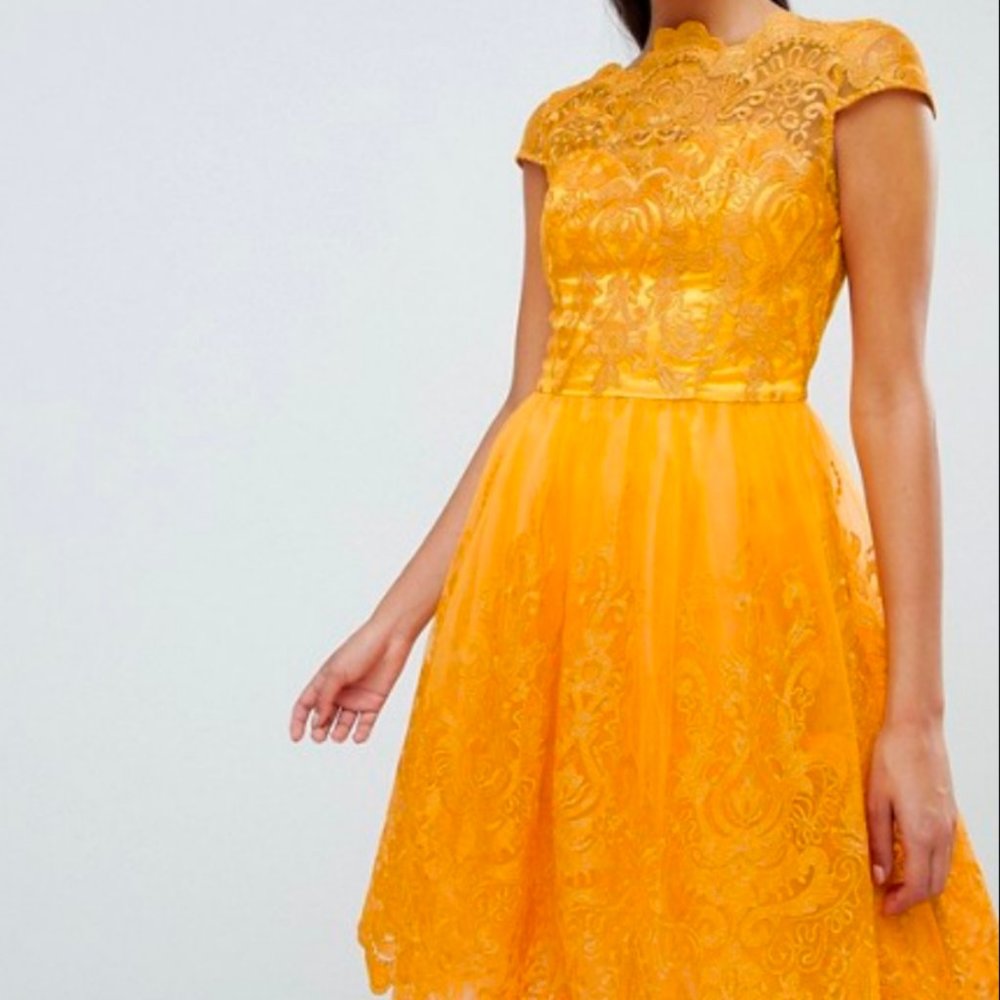 Chi Chi London Marigold premium lace midi dress with cap sleeve sz 4